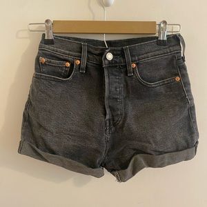 Levi Mom Shorts
